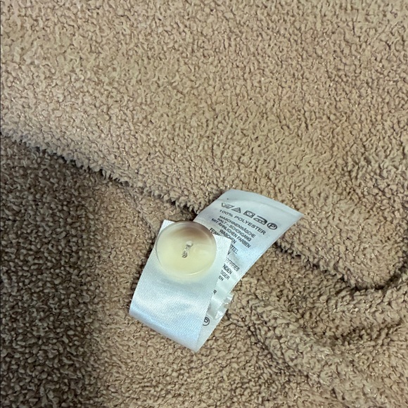 Ruby Moon Shacket with pockets - Picture 7 of 8